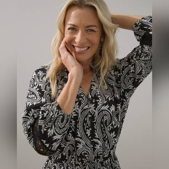 Chico's Paisley Black White Crochet Detail Ruffle Maxi Dress Women's Size 14 - Picture 5 of 14